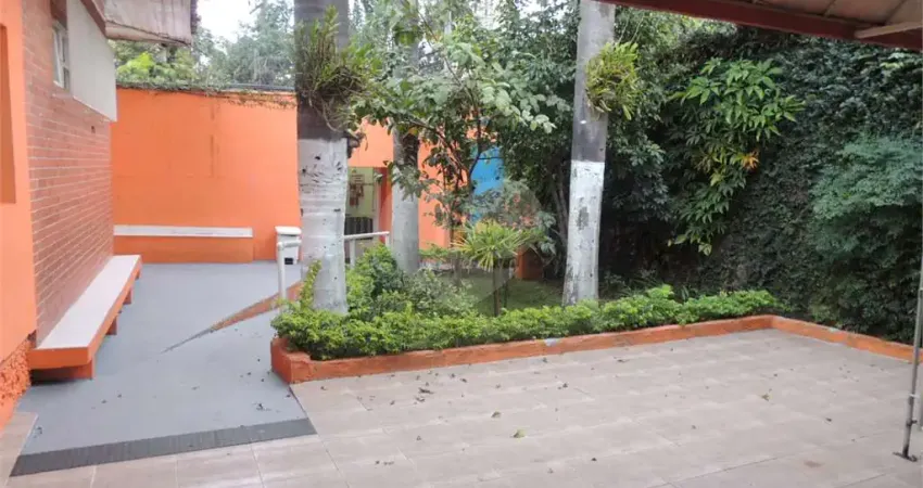 Prédio comercial, esquina em ótima localização