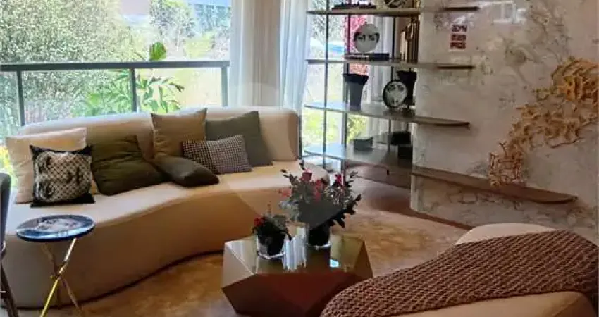 Apartamento com 4 quartos à venda na Rua Maestro Cardim, Liberdade, São Paulo