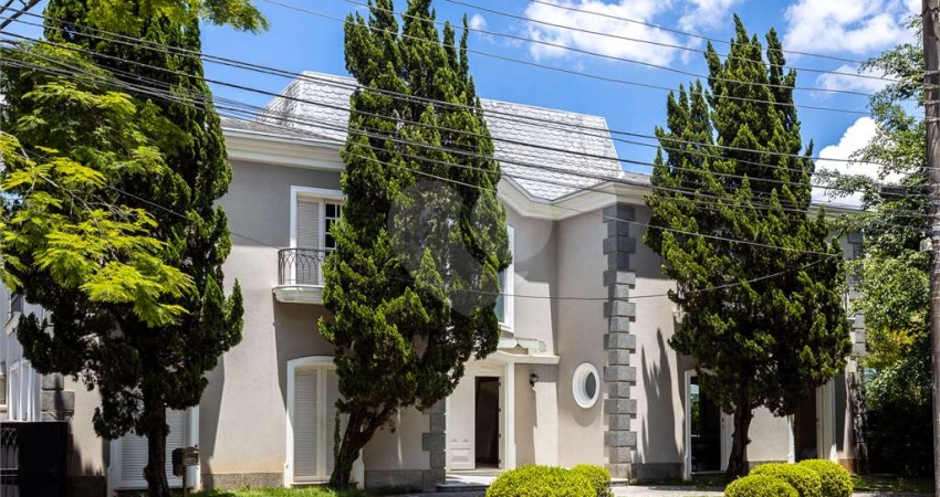 Casa de Luxo à Venda no Alphaville Residencial 0 – 4 Suítes, 1500m² de Terreno, Garagem para 10+ Car