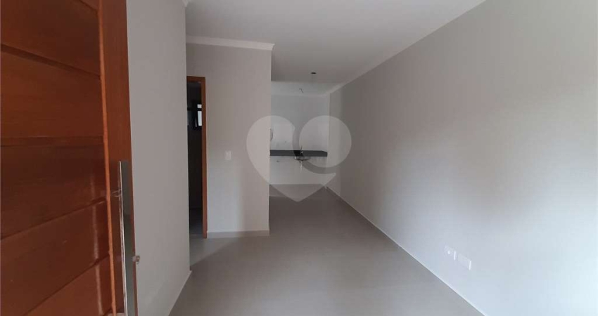 Apartamento com 37m2, 2 quartos, banheiro, sala, cozinha, quintal e  1 vaga de GARAGEM