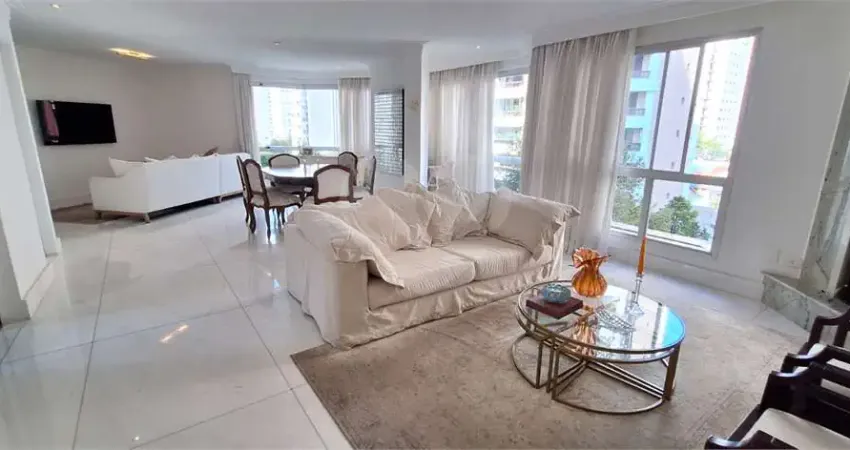 Apartamento com 3 quartos à venda em Moema, São Paulo 