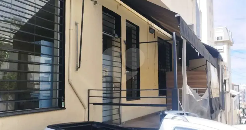 Prédio Comercial de Esquina: Visibilidade, Funcionalidade e Oportunidade Única para Negócios!