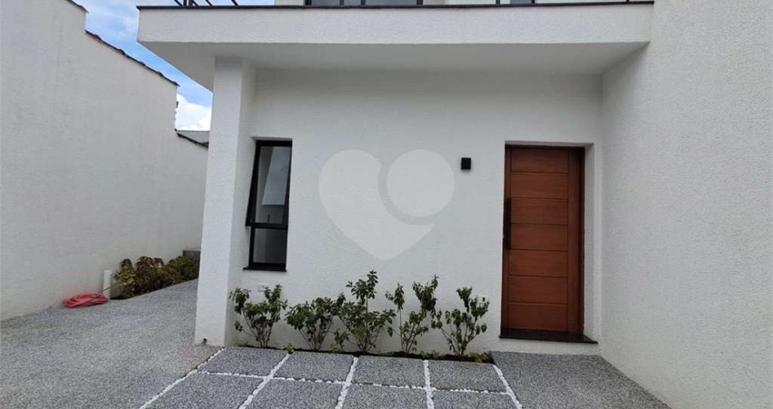 Casa sobrado de 112m² nova recém construída 2 suítes ambas com varanda 2 vagas área gourmet Vila Pompéia