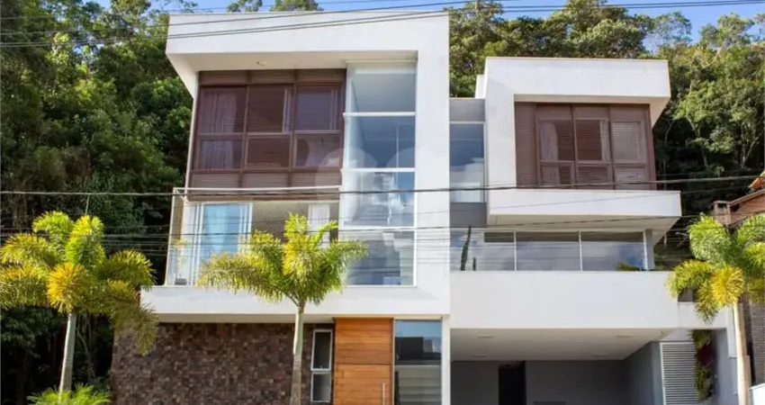 Casa-Santana de Parnaíba-ALPHAVILLE | Ref.: REO1079571