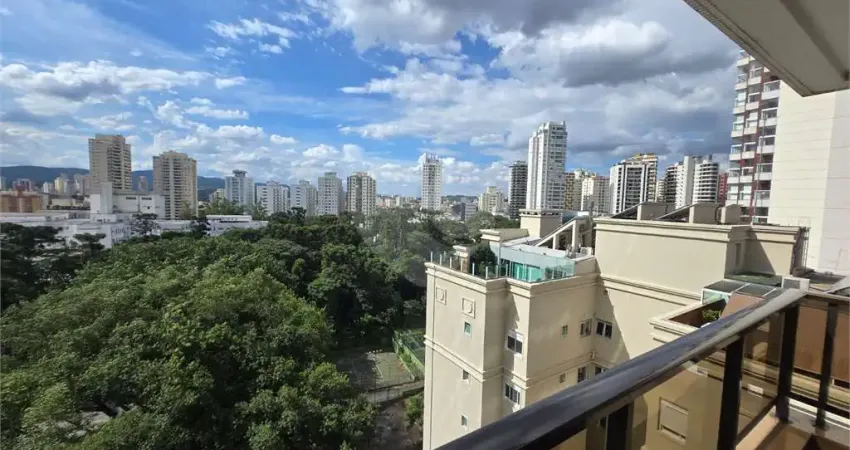 Luxuoso apartamento, raridade! 4 suítes máster, amplo living com lareira e bar, sala de jantar, apartamento todo avarandado, 5 vagas em Santana! Altíssimo padrão.