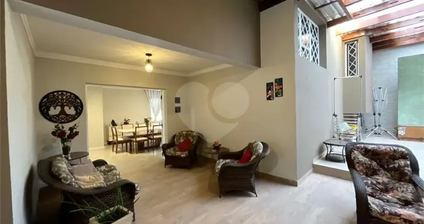 Casa com 3 quartos à venda na Rua José Augusto de Camargo, Centro, Barueri