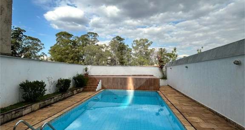 Sobrado no Jardim São Paulo, 3 dormitórios 1 suíte, 6 vagas, piscina e churrasqueira