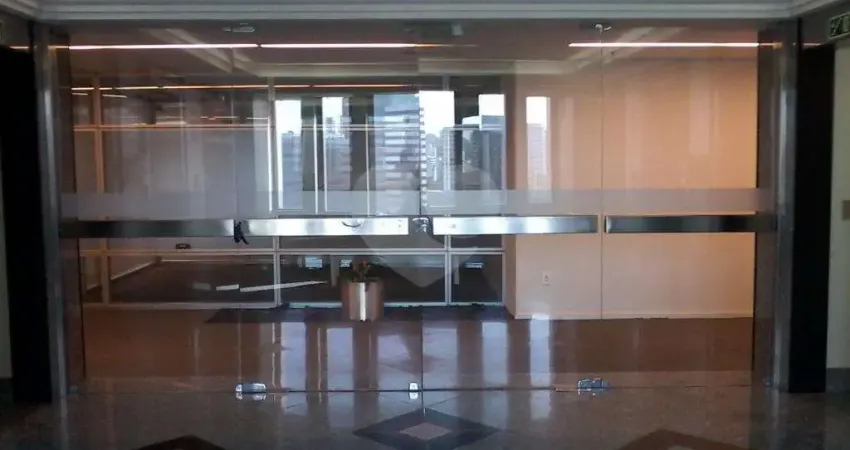 Sala comercial para alugar na Avenida Eusébio Matoso, Butantã, São Paulo