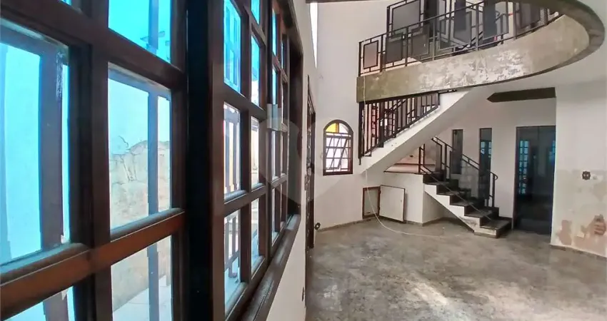 Casa com 4 quartos para alugar em Santana, São Paulo