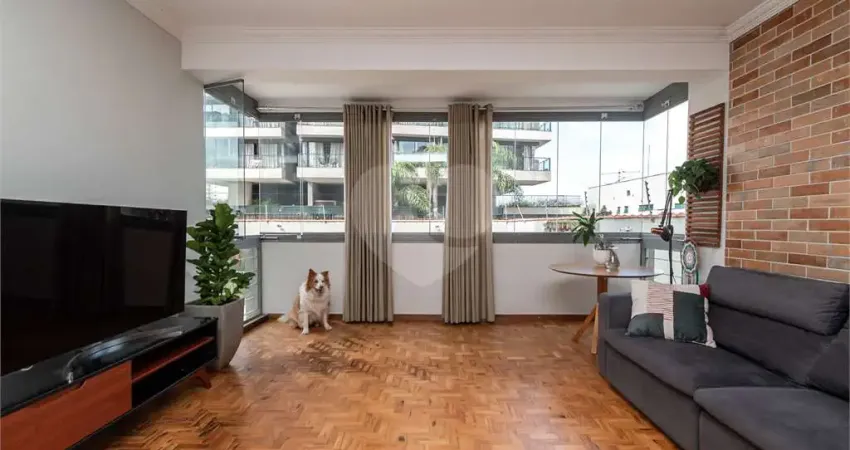 Apartamento com 3 quartos para alugar na Rua dos Pinheiros, 447, Pinheiros, São Paulo