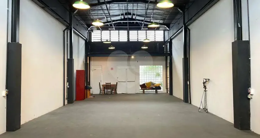 Casa comercial para alugar na Rua dos Cariris, 48, Pinheiros, São Paulo