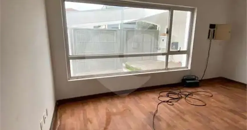 Casa com 3 quartos para alugar em Alto de Pinheiros, São Paulo 