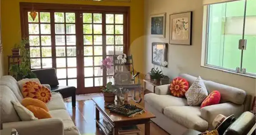 Casa com 3 quartos à venda na Vila Madalena, São Paulo