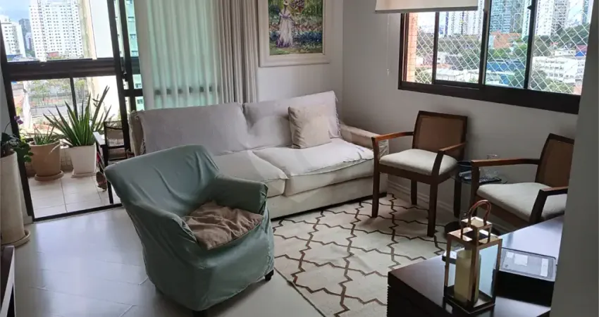 Apartamento com 94m² - 3 quartos sendo 1 suíte - sala com varanda - 2 vagas demarcadas - 550m da estação Hosp São Paulo