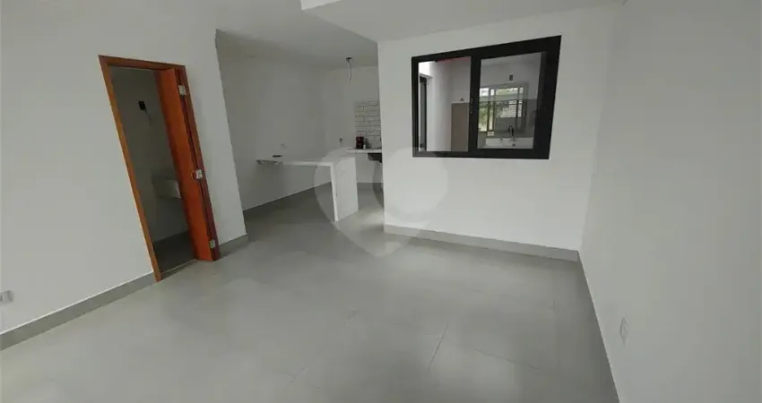 Sobrado Novo Pronto para Morar - com 2 suítes e 2 vagas - Mandaqui