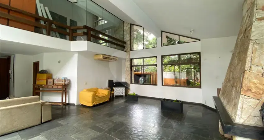 Casa com 4 quartos para alugar na Rua Umburanas, 666, Alto de Pinheiros, São Paulo
