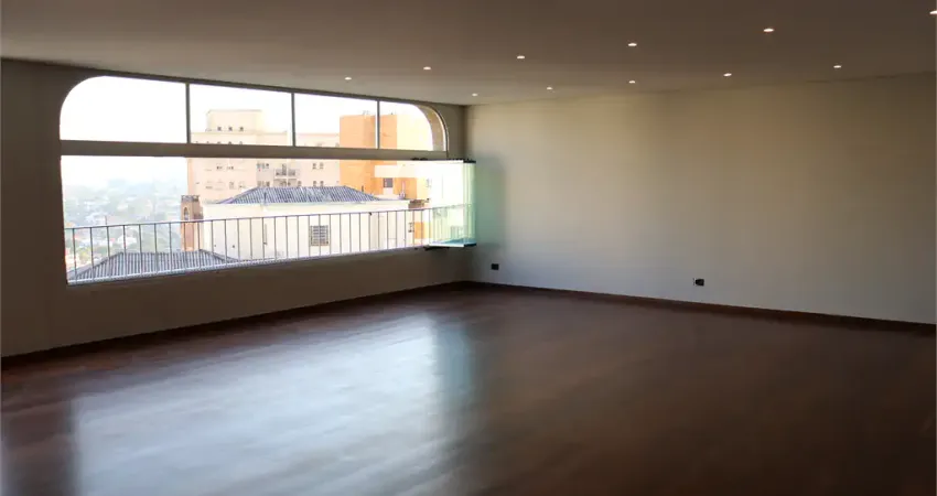 Imóvel 216m² 3 grandes suítes todo reformado 2 vagas de garagem Higienópolis