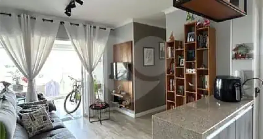 Apartamento com suíte, varanda e vaga de garagem pertinho do metrô jd.  são paulo