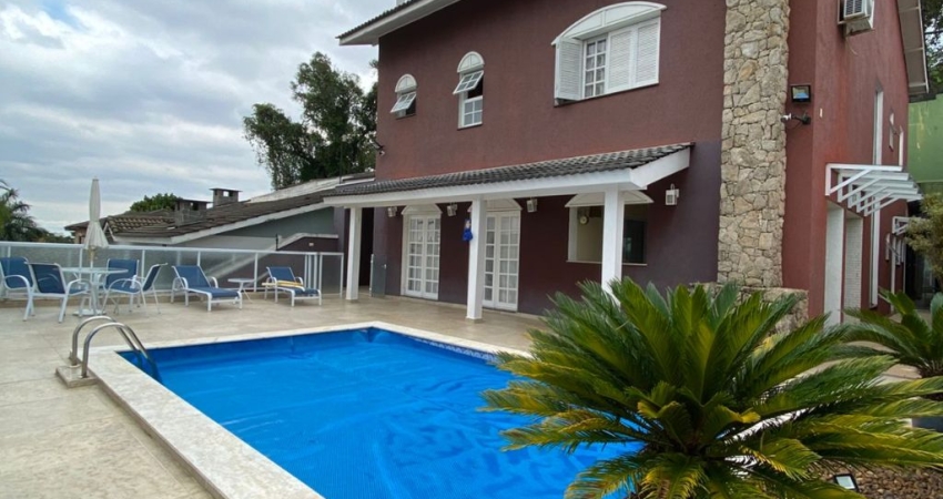 Sobrado à Venda no Tremembé com Piscina, Gourmet e 6 Vagas – Rua Fechada