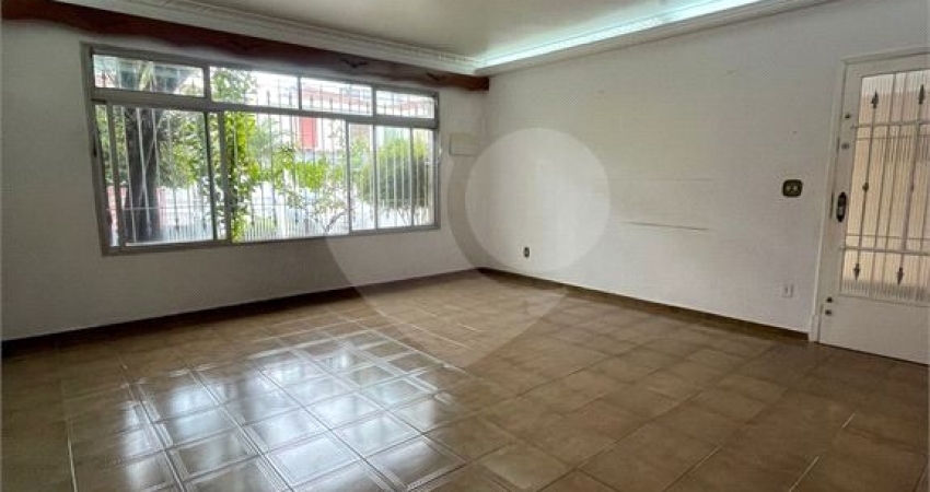 Casa Térrea com Quintal Amplo e Espaço Gourmet – 140m² | 2 Dorms (1 Suíte) | 5 Vagas