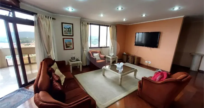 Excelente apartamento no bairro da água fria, local nobre, rua tranquila e arborizada