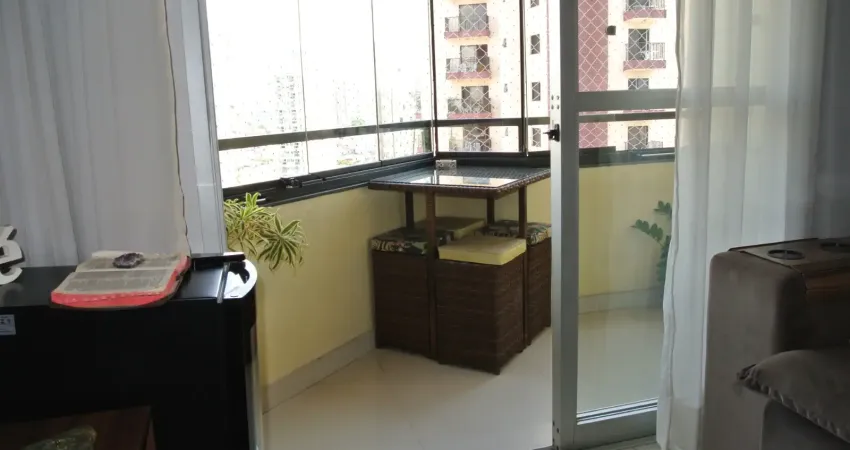 Apartamento santa teresinha com suíte, 2 vagas fixas, varanda e muito sol