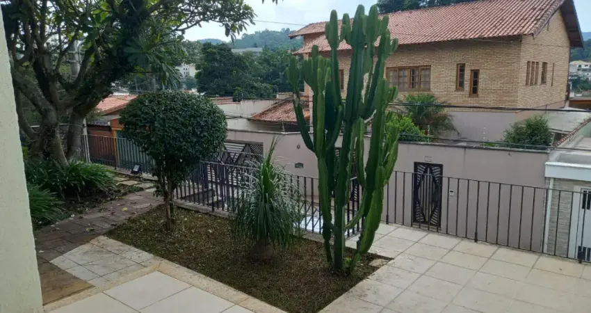 Casa à Venda -  Ampla com Jardins  - área Gourmet - Tremembé