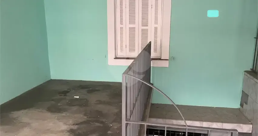 O sobrado fica no bairro Parque Vitória  120 metros quadrados  Sendo 2 quartos Sala Cozinha ampla 1 vagahttps://www.youtube.com/watch?v=aNw4lxtW_YY&list=PLLT61SHdeQXuxTYMoLSTrT0kRCChHpc0W&index=5