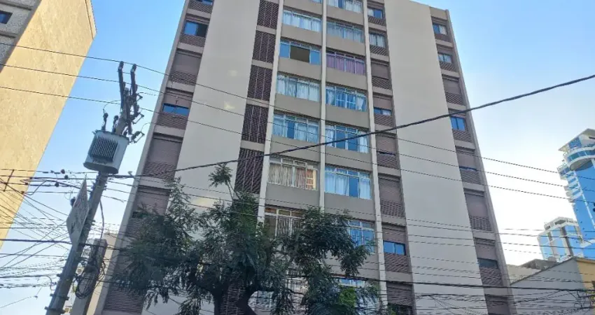 Santana apartamento localizado a apenas 135 metros da Estação do Metrô Santana!! Apartamento muito espaçoso com 76 m² quadrados com 2 quartos um com armários embutidos,mais um 3º quarto reversível!