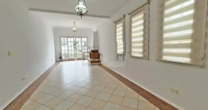 Lindo sobrado à venda no jardim frança bairro nobre e seguro sobrado com 3 suítes  5 vagas copa e cozinha quintal churrasqueira móveis planejados  lareira ótimo imóvel!