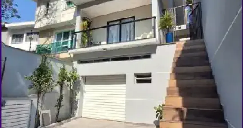 Lindo sobrado à venda em bairro nobre o jardim kerlakian  todo reformado com acabamentos de alto nível  com 3 quartos 1 suíte 4 vagas  cozinha com ilha pronto para morar!!