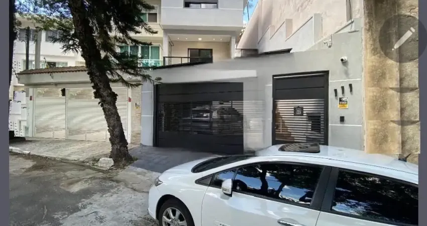 Lindo sobrado à venda em bairro nobre o jardim kerlakian todo reformado com acabamentos de alto nível com 3 quartos 1 suíte 4 vagas cozinha com ilha pronto para morar!