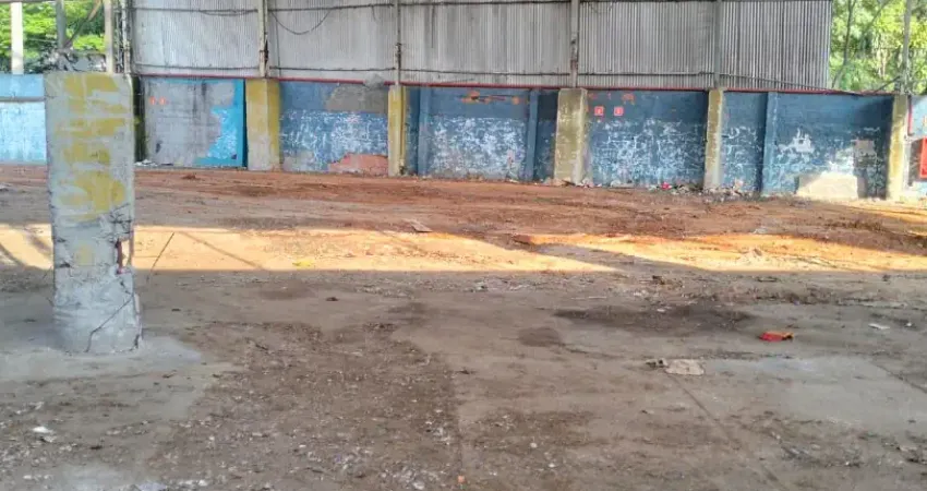 Localizado a poucos minutos da marginal tietê, esse amplo terreno oferece excelente acessibilidade e enorme potencial construtivo.