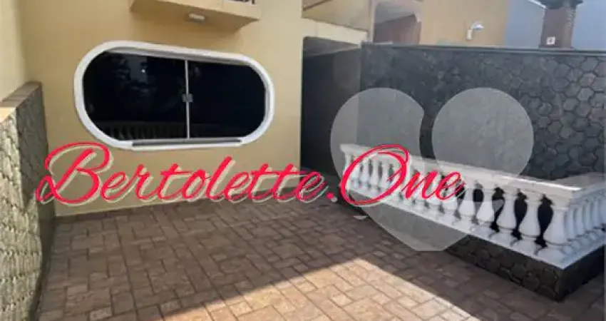 Sobrado para venda, 150m2, 3 quartos (1 suíte), sala com varanda. 4 vagas. Vila Mazzei. Tucuruvi.