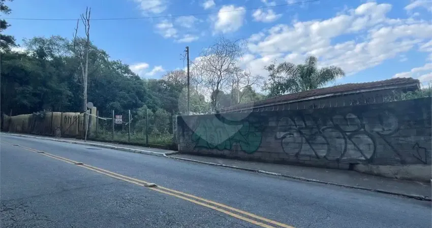 TERRENO COM 767M  AO PE DA SERRA DA CANTAREIRA, EXCELENTE LOCALIZAÇÃO