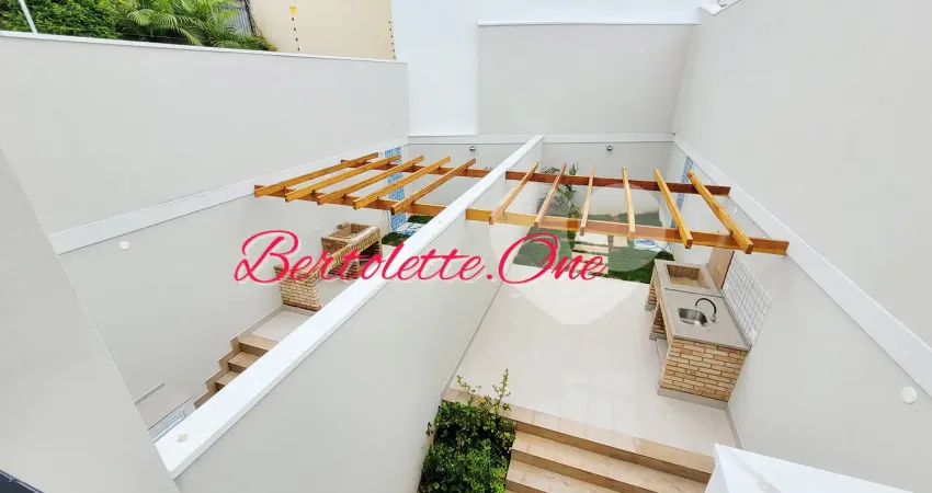 Sobrado para venda,170m2, 3 quartos (3 suítes), quintal, churrasqueira, 2 vagas, água fria santana