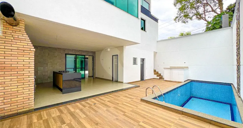 Sobrado alto padrão. bairro tremembé 400m². decorada. apenas 8 casas.