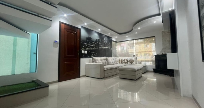Sobrado À venda - 233 m² 3 Dormitórios e 3 Suítes - Anália Franco - SP