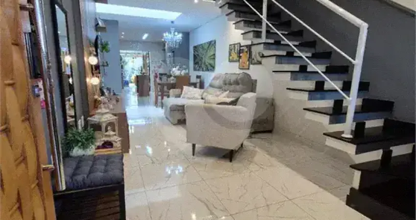 Sobrado semi novo 3 suítes com conceito aberto e iluminação natural