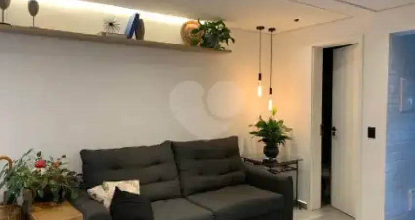 Sobrado em condomínio fechado – porteira fechada | pronto para morar- 2 dormitórios/2 suítes/2 vagas