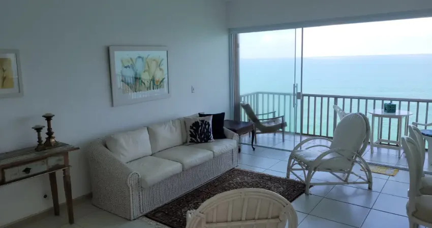 Lindo apartamento na Praia de Pitangueiras, pé na areia, localização privilegiada.