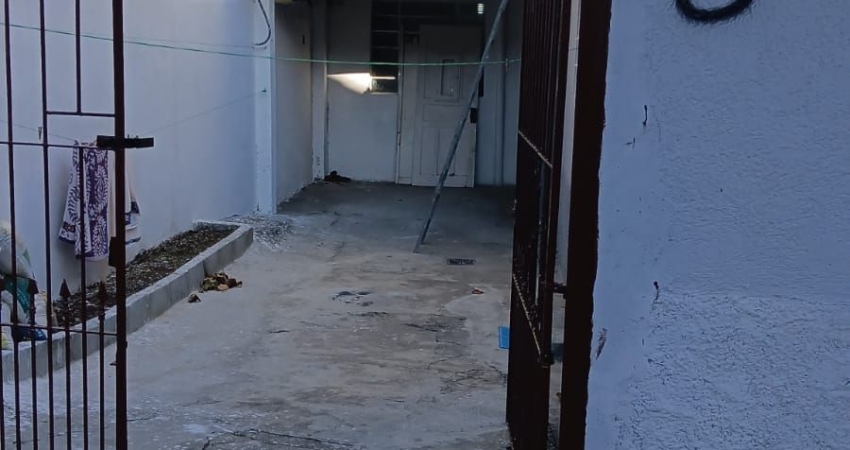 Casa com 2 quartos à venda na Rua Simão Chaves, Jardim Jaçanã, São Paulo