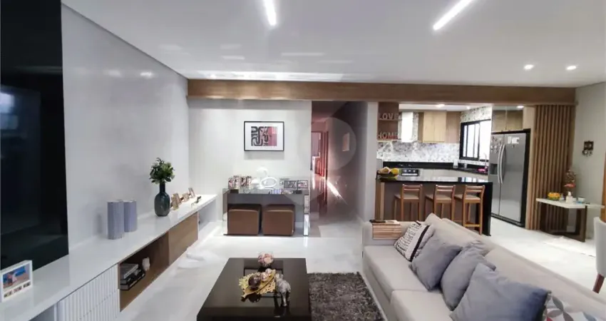 Sobrado à venda 250 m² 3 quartos 1 suíte 4 vagas 4 banheiros no Jardim Franca - São Paulo - SP