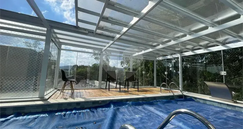 CASA DE ALTO PADRÃO À VENDA – CONDOMÍNIO RESERVA DA CANTAREIRA 4 SUÍTES 5 VAGAS PISCINA ÁREA GOURMET