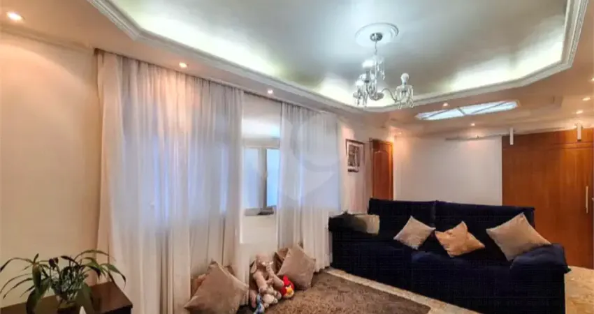 Casa Térrea Reformada à Venda na Parada Inglesa – 206m², 3 Dormitórios, 2 Vagas – A poucos passos do Metrô!