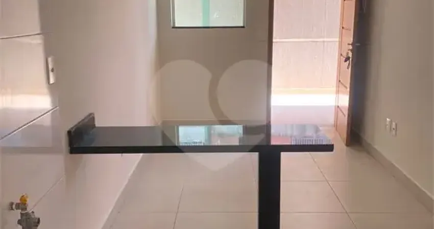 *Apartamento de 2 dormitórios com vaga por R$ 280.000 próximo ao Metrô Tucuruvi*