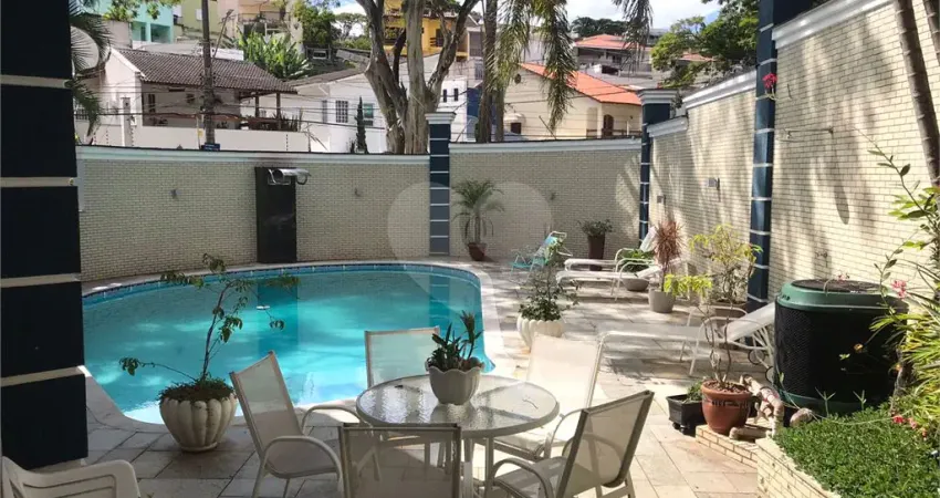 Sobrado alto padrão à venda 4 dormitórios 3 suítes 6 vagas Jd. França ZN SP