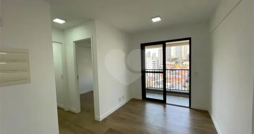 Apartamento com vista livre e piscina no rooftop próximo ao metrô