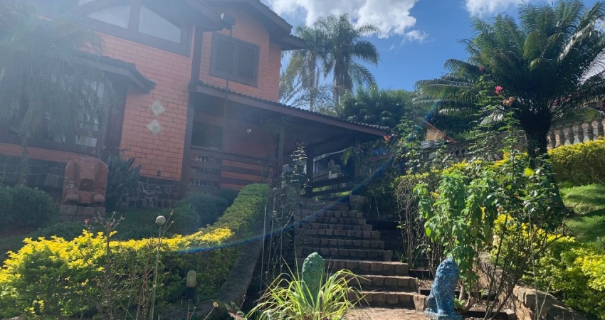 Casa Colonial em Condomínio Fechado na Serra da Cantareira