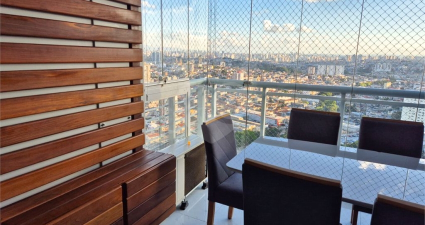 Apartamento a venda com varanda gourmet em Santana